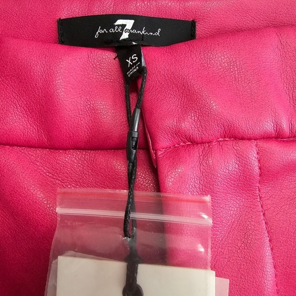 Women's 7 For All Mankind Faux Leather Shorts NWT Luxe Pink- Xsmall - Picture 4 of 5